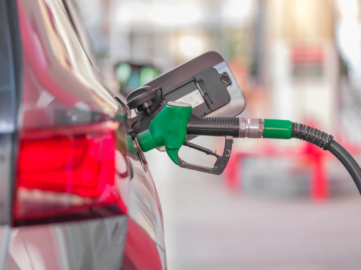 La posizione dei Comuni: perché serve ridurre le imposte sui carburanti