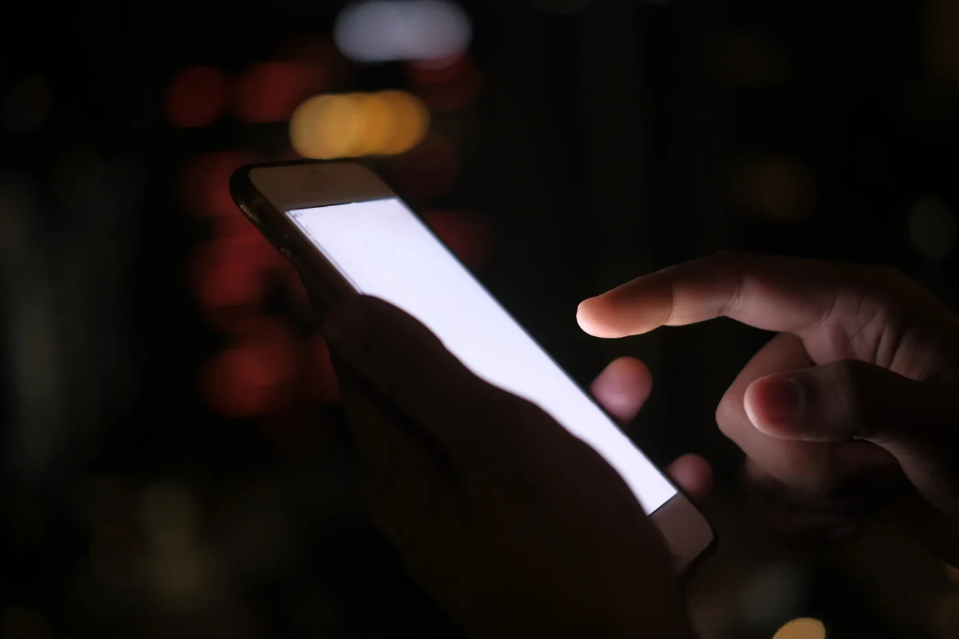 Dalle piazze ai social network: l'evoluzione del consenso e del riciclaggio