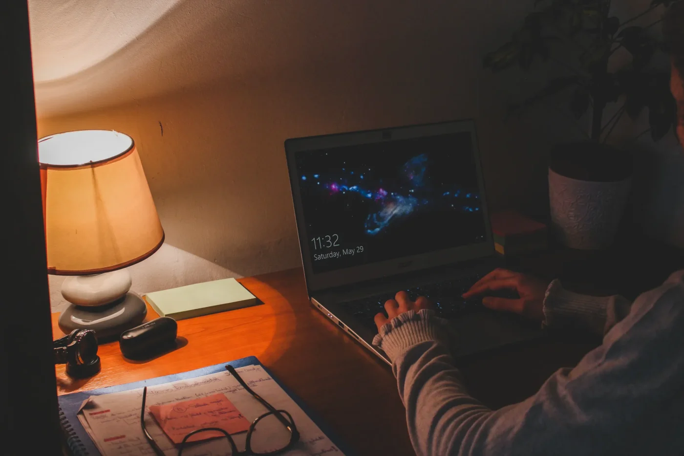Come si sviluppa la struttura narrativa di un racconto notturno