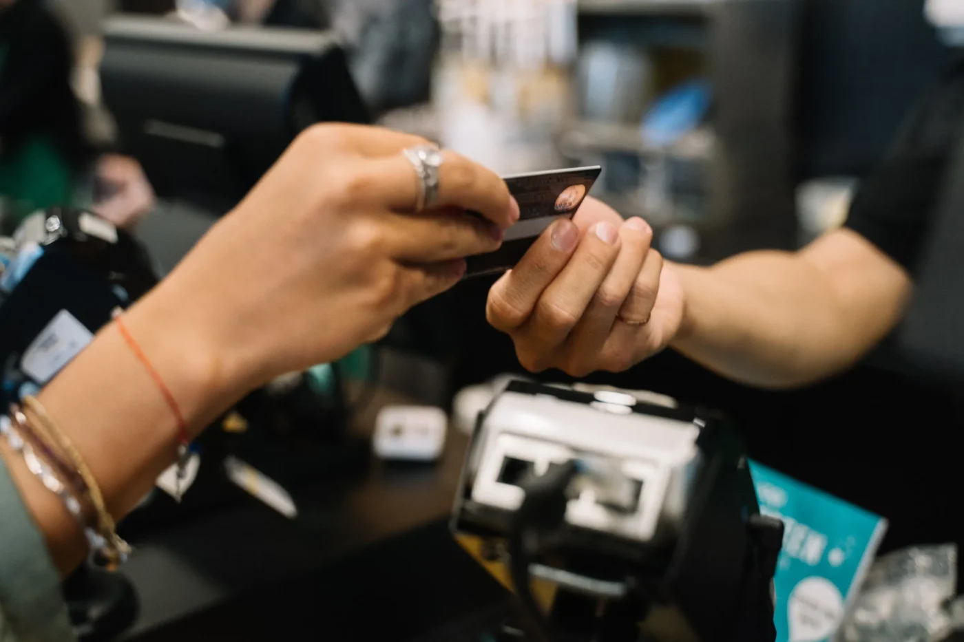 Come gestire l'acquisto e cosa aspettarsi nei negozi fisici