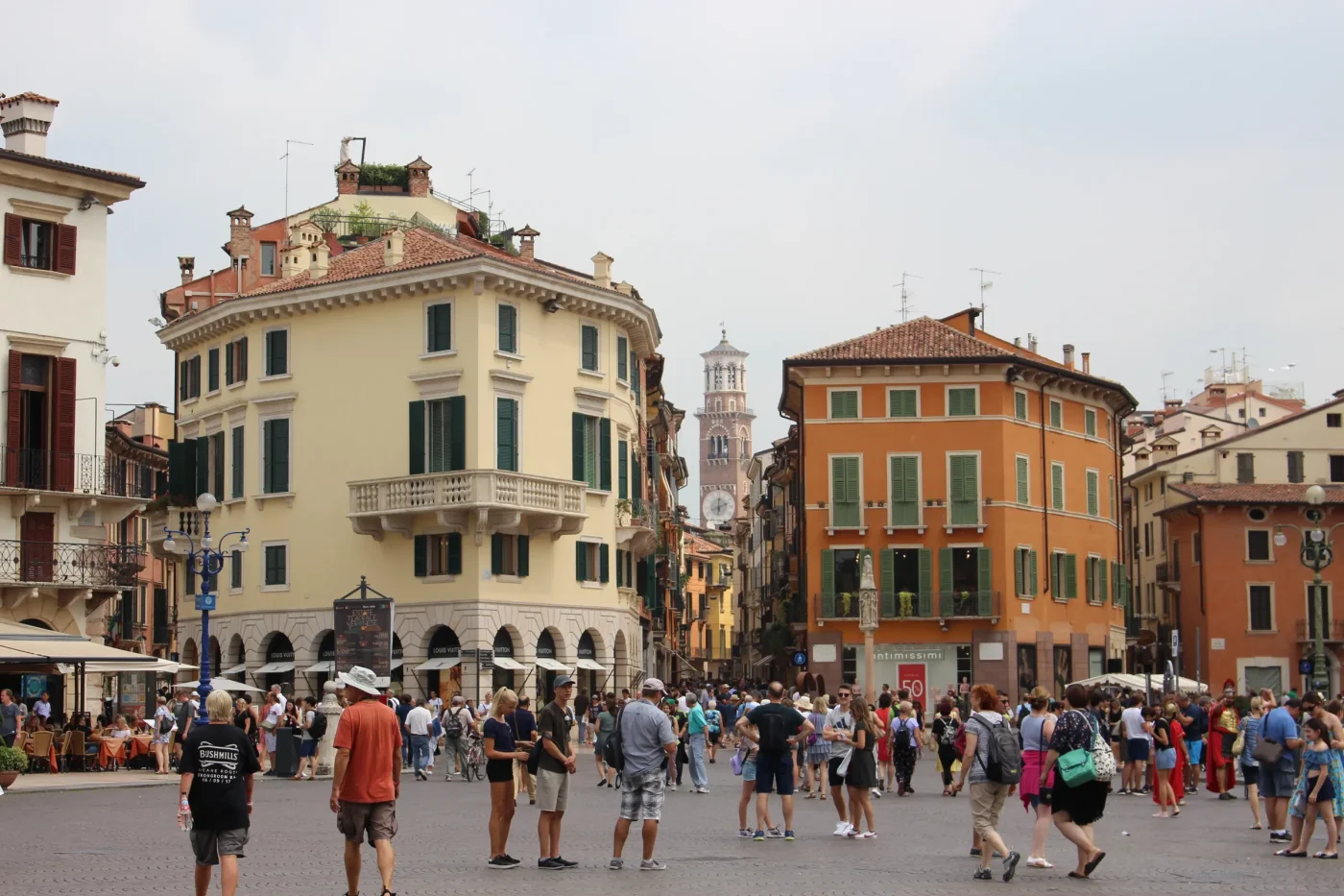 Il programma dell'evento in Piazza Pierobon