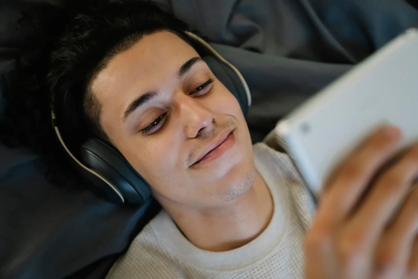 Come seguire la puntata in diretta o rivederla in streaming