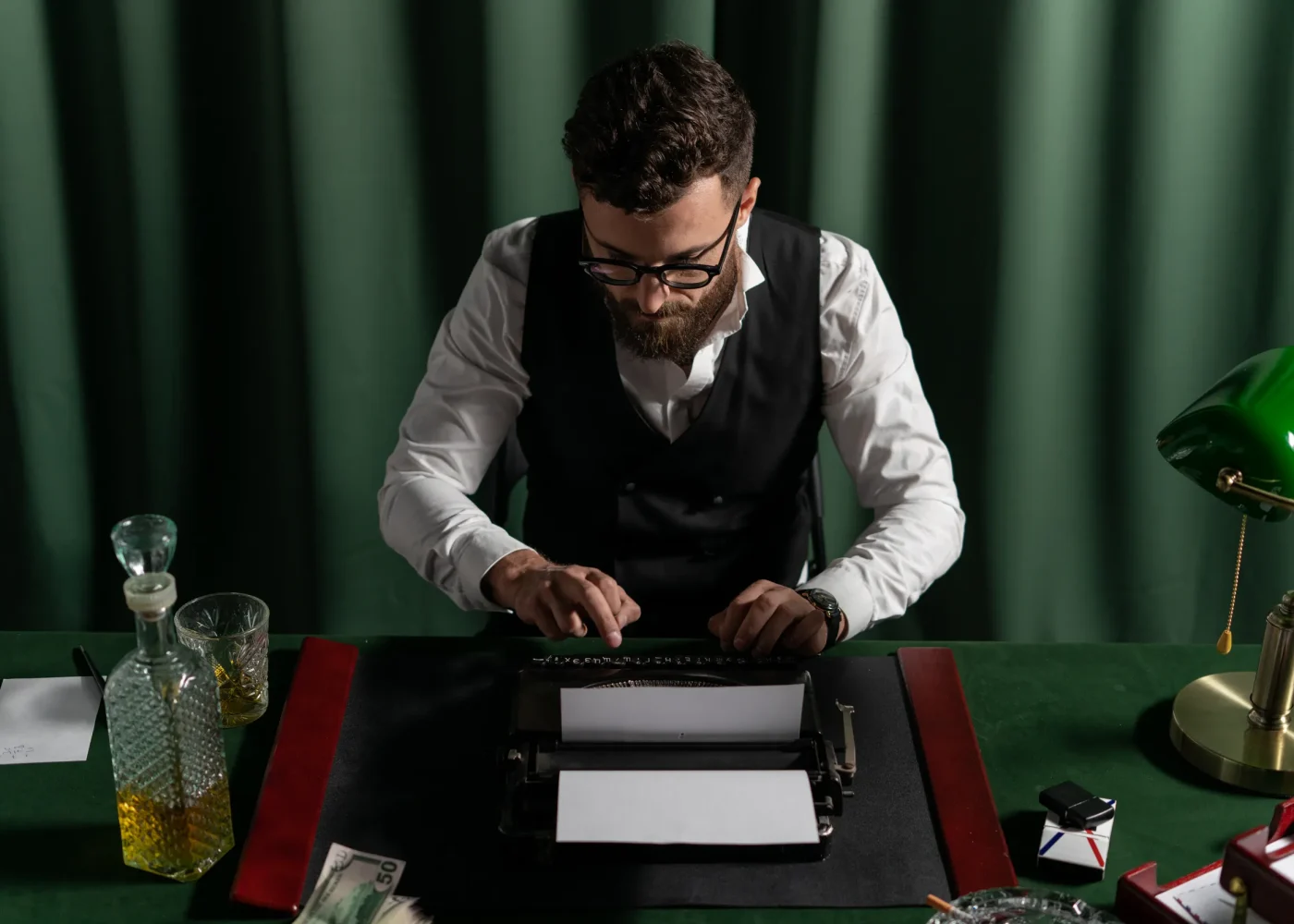 L'attività letteraria e le passioni di una cronista a tutto tondo