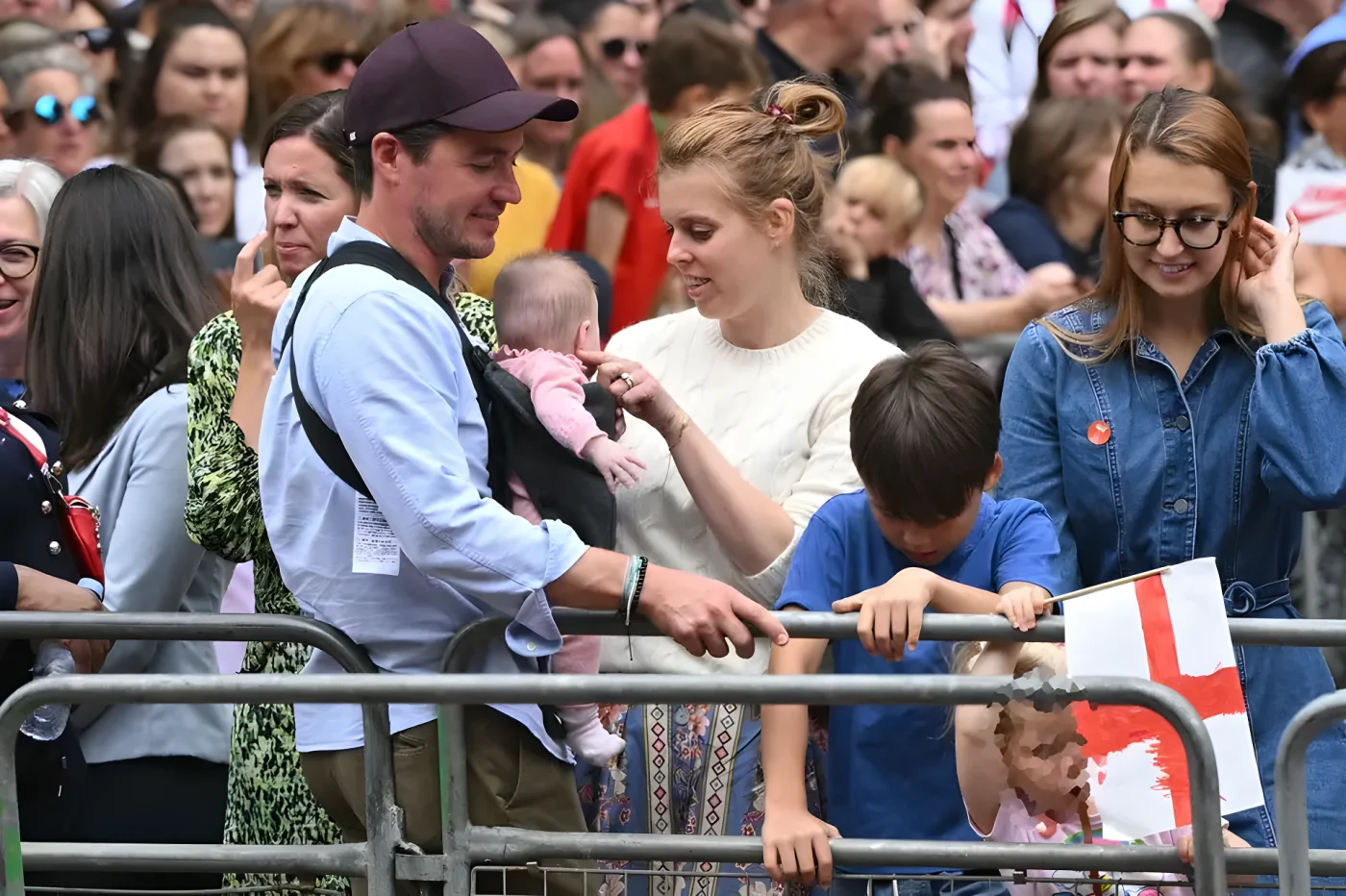 Princess Beatrice with husband Edoardo Mapelli Mozzi and children Wolfie, Sienna and Athena at Lioness Parade in London