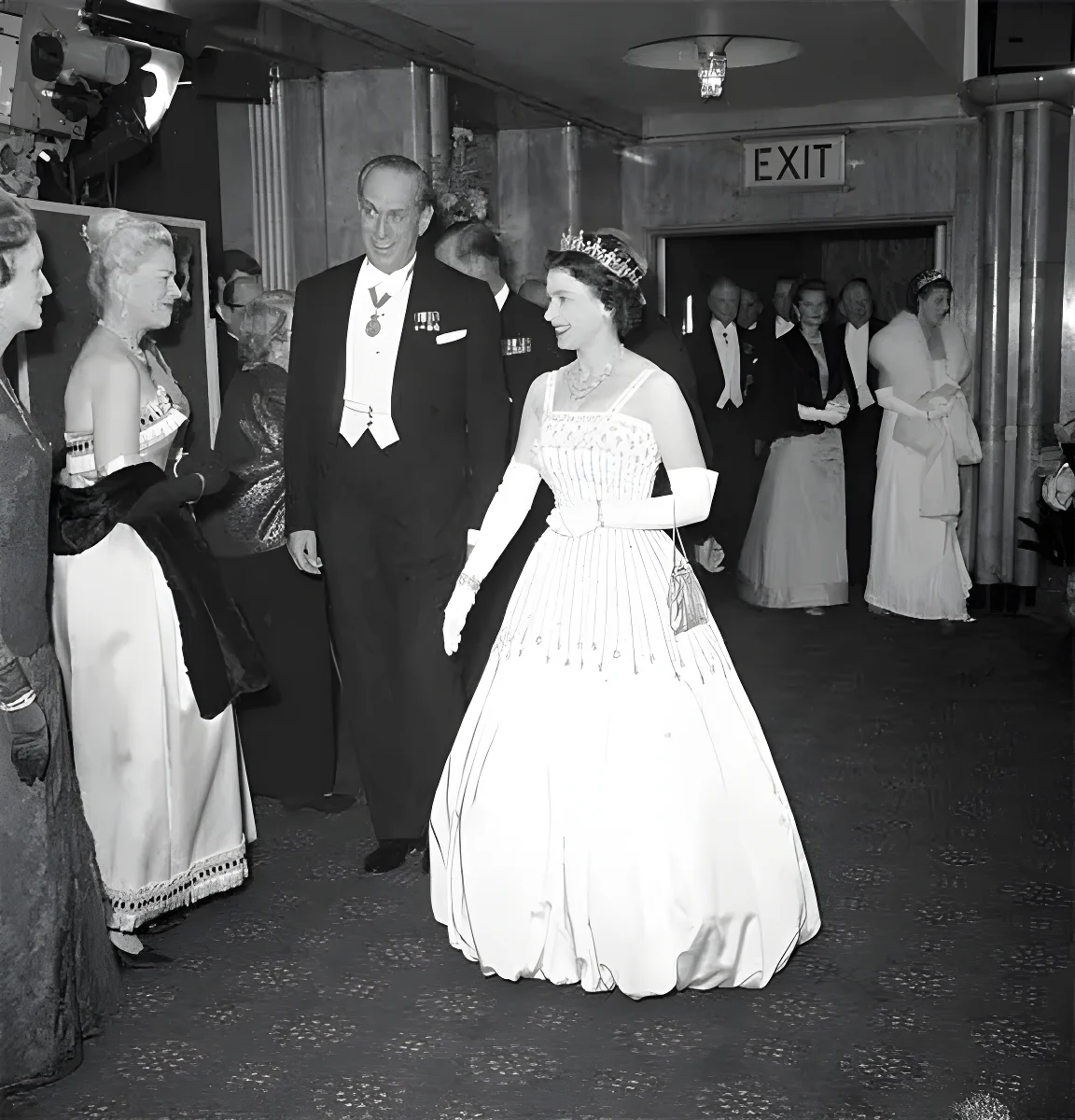 queen norman hartnell dress