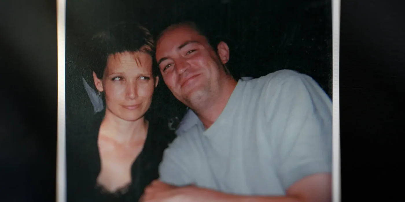 Rene Ashton and Matthew Perry posing for a photo.