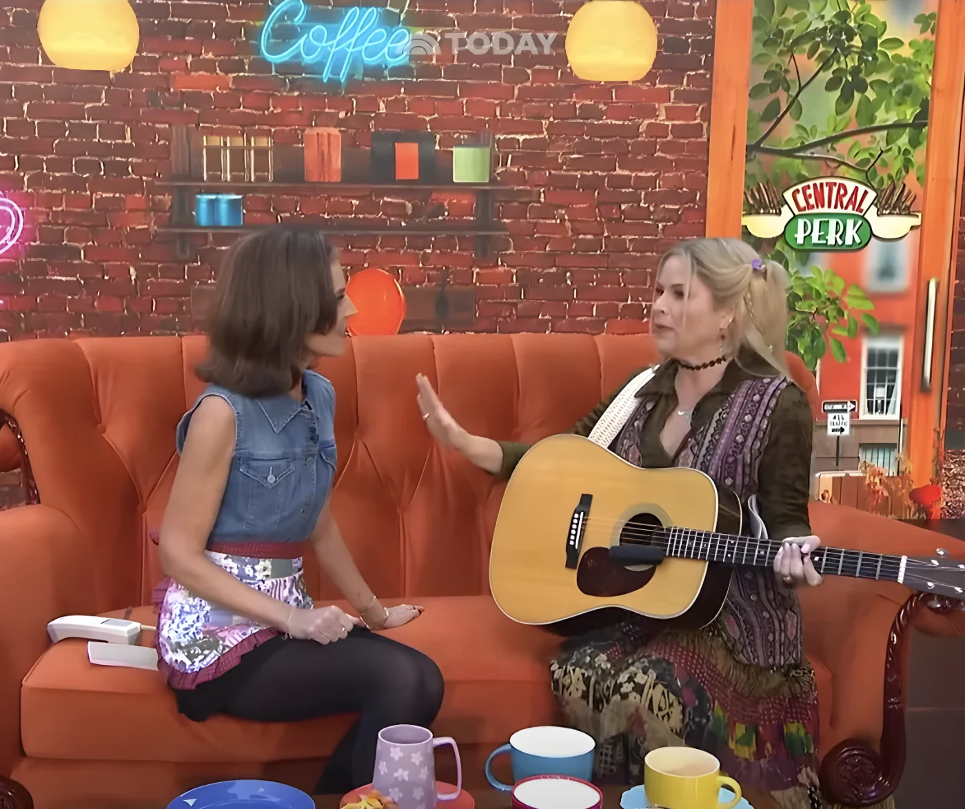 Savannah Guthrie as Rachel and Jenna Bush Hager as Phoebe from Friends