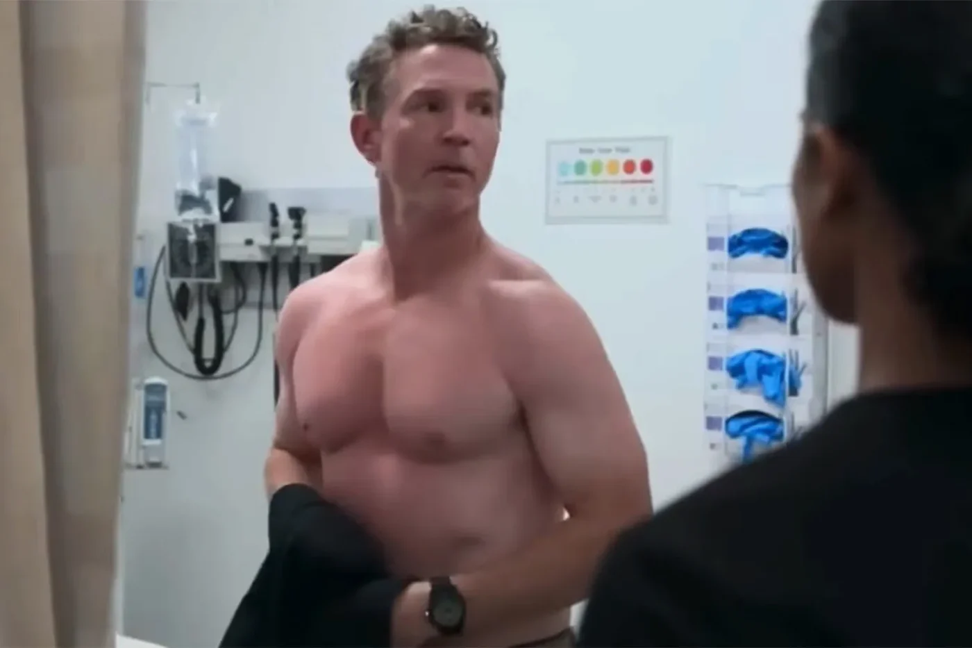 Shawn Hatosy shirtless on The Pitt Season 2 ep 7