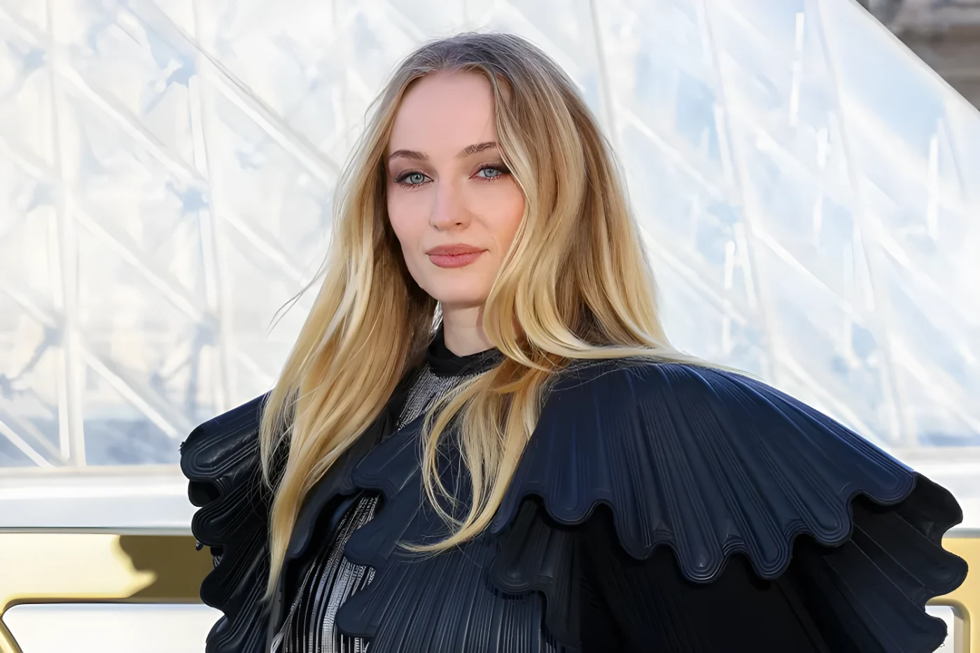 Sophie Turner attends the Louis Vuitton Womenswear Spring/Summer 2026 show as part of Paris Fashion Week on September 30, 2025
