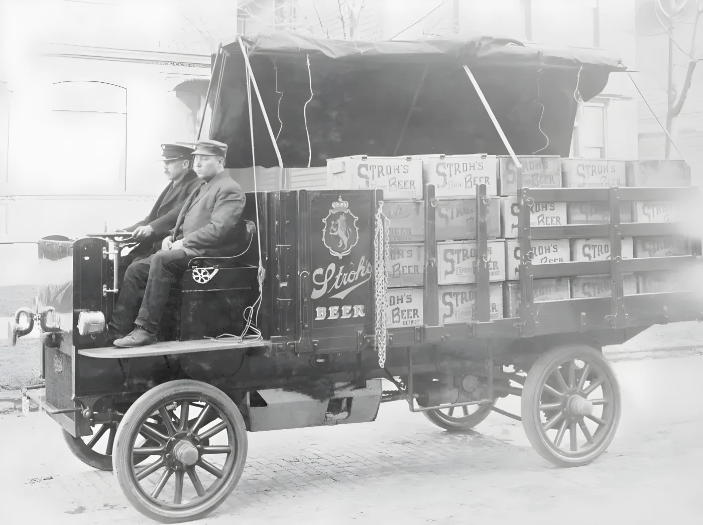 strohs beer truck vintage