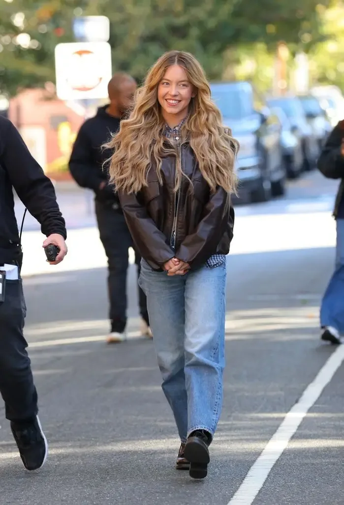 Sydney was all smiles during filming