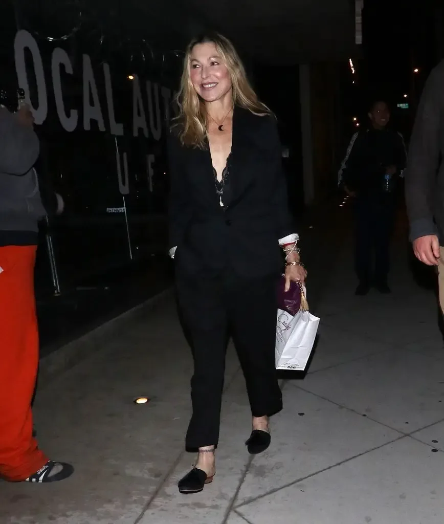 Tatum o'neal walking