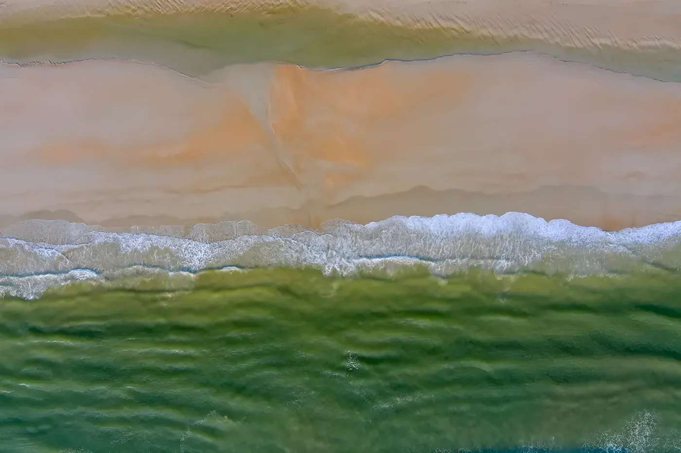 The clear sands at New Smyrna Beach