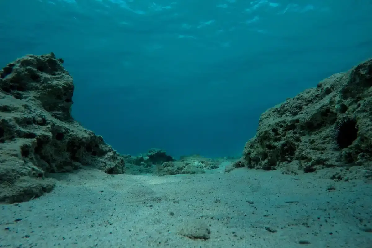 underwater volcanic eruption